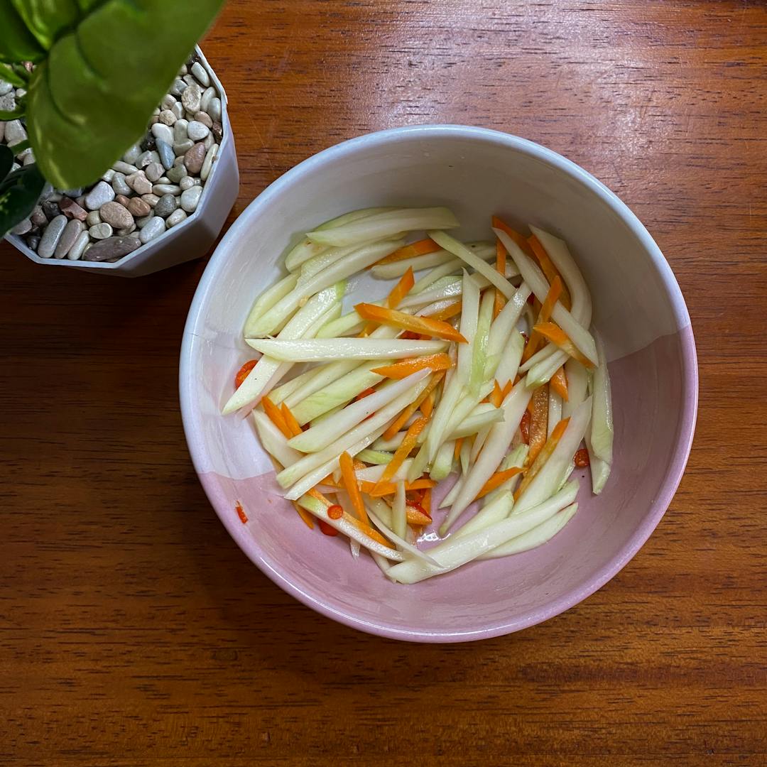 Gambar 1 Langkah 3 Resep Salad Mangga Thailand