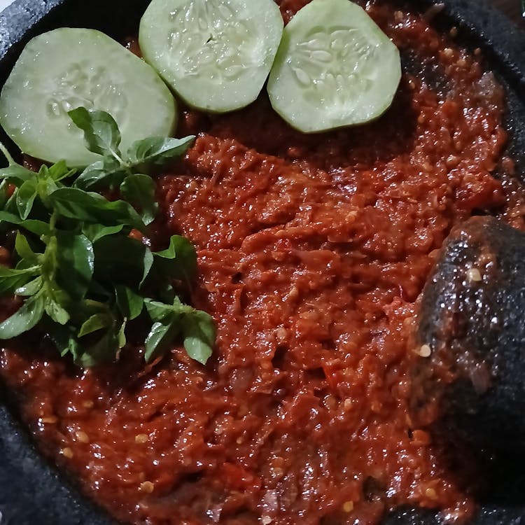 Langkah 3 Resep Sambal Terasi Tomat