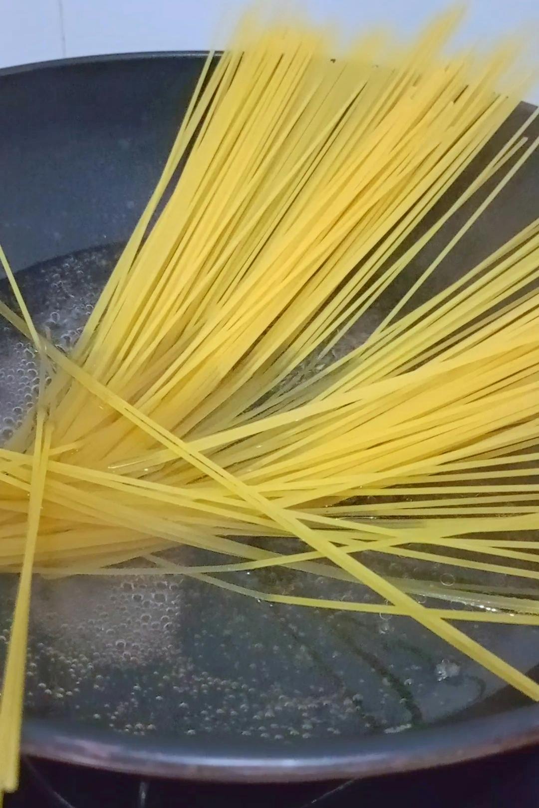 Gambar 2 Langkah 1 Resep Spaghetti Tumis